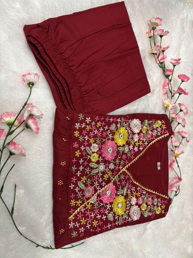Taraash Maroon Floral Embossed Gotta Embroidered Cotton Kurta Set