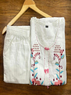 Taraash Off White Floral Cross Stich Embroidered Flex Cotton Kurta Set