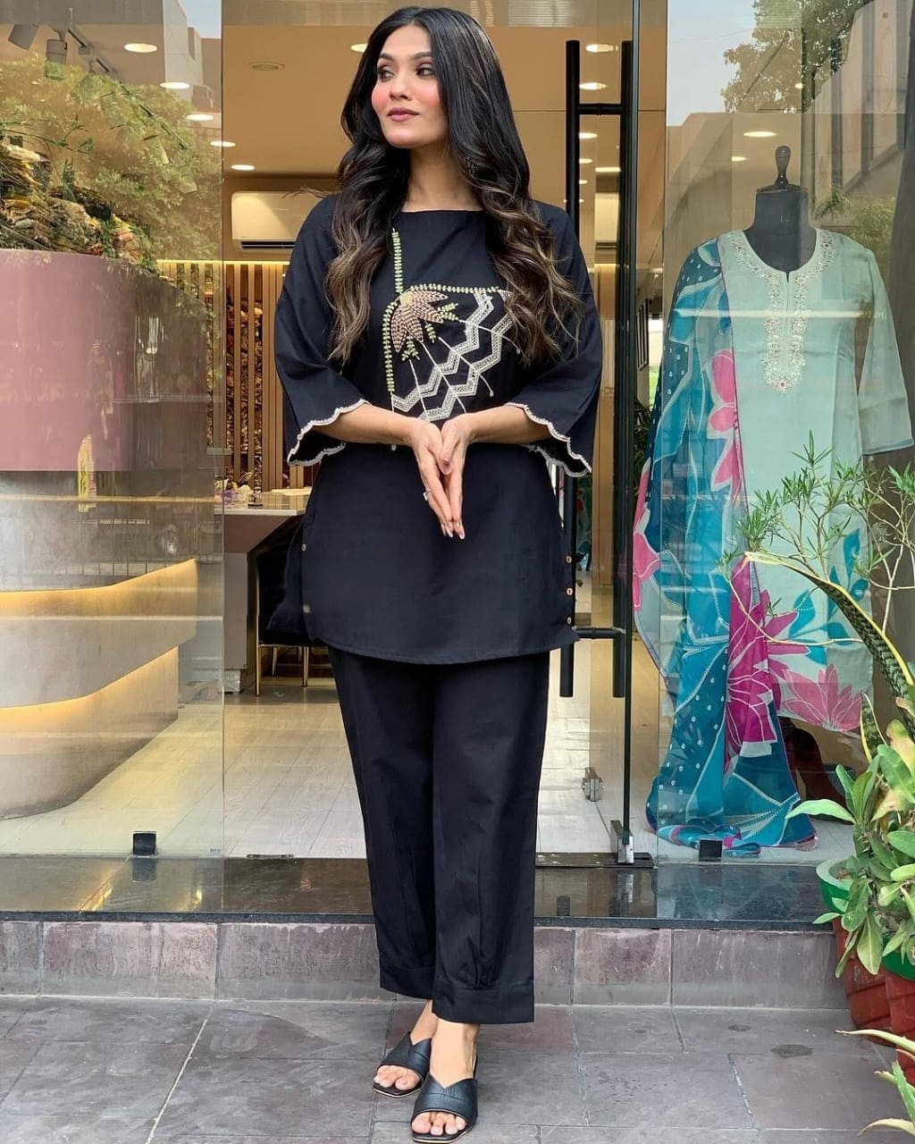 Taraash Black Floral Embroidered Flex Cotton Co-ord Set Secondary image