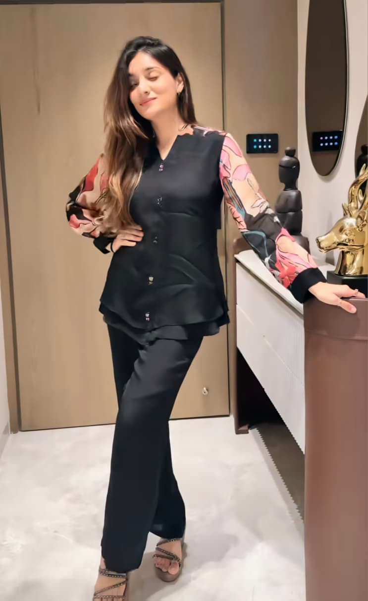 Taraash Black Floral Printed Cotton Co-ord Set Secondary image