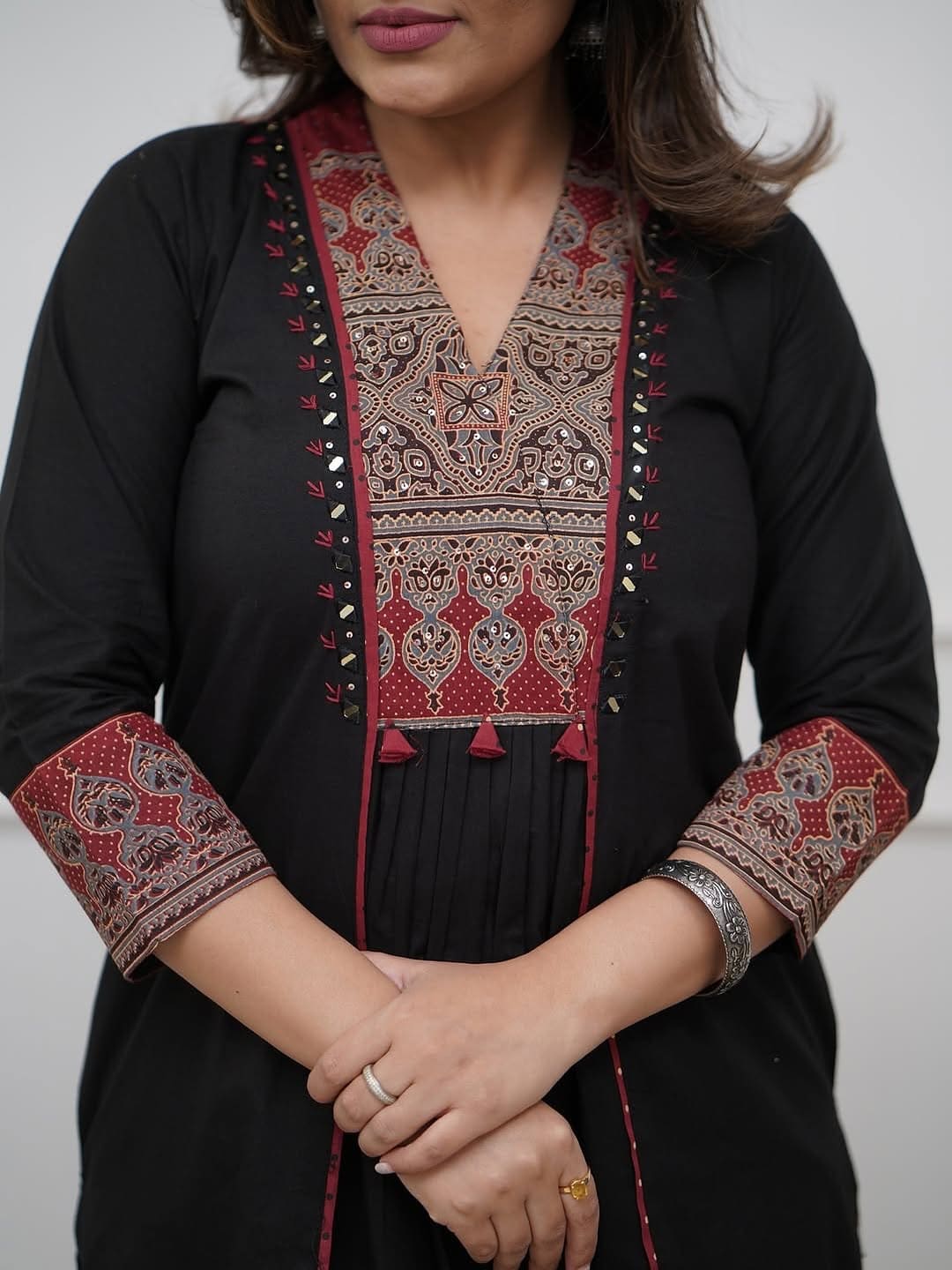 Taraash Black Katha Mirror & Sequins Work Cotton Suit Set