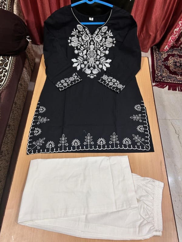 Taraash Black & White Floral Embroidered Cotton Co-ord Set Secondary image