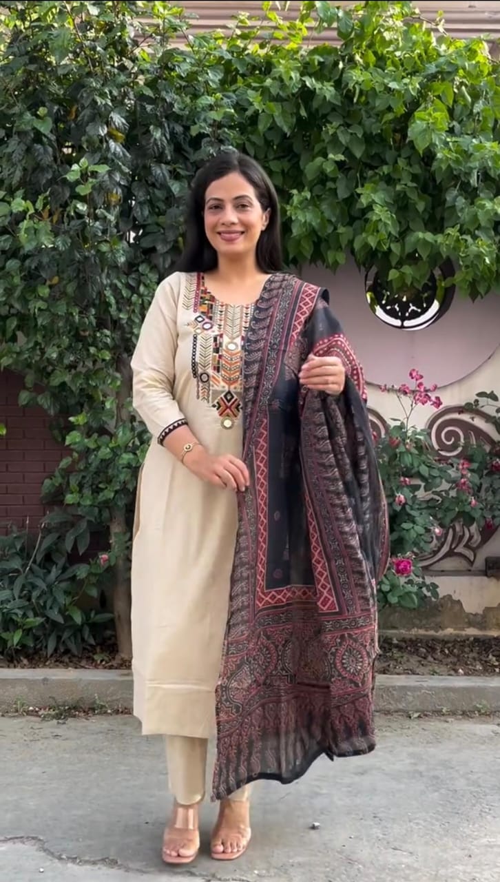 Taraash, Taraash by briha, Suit Set, Dupatta Set Main image