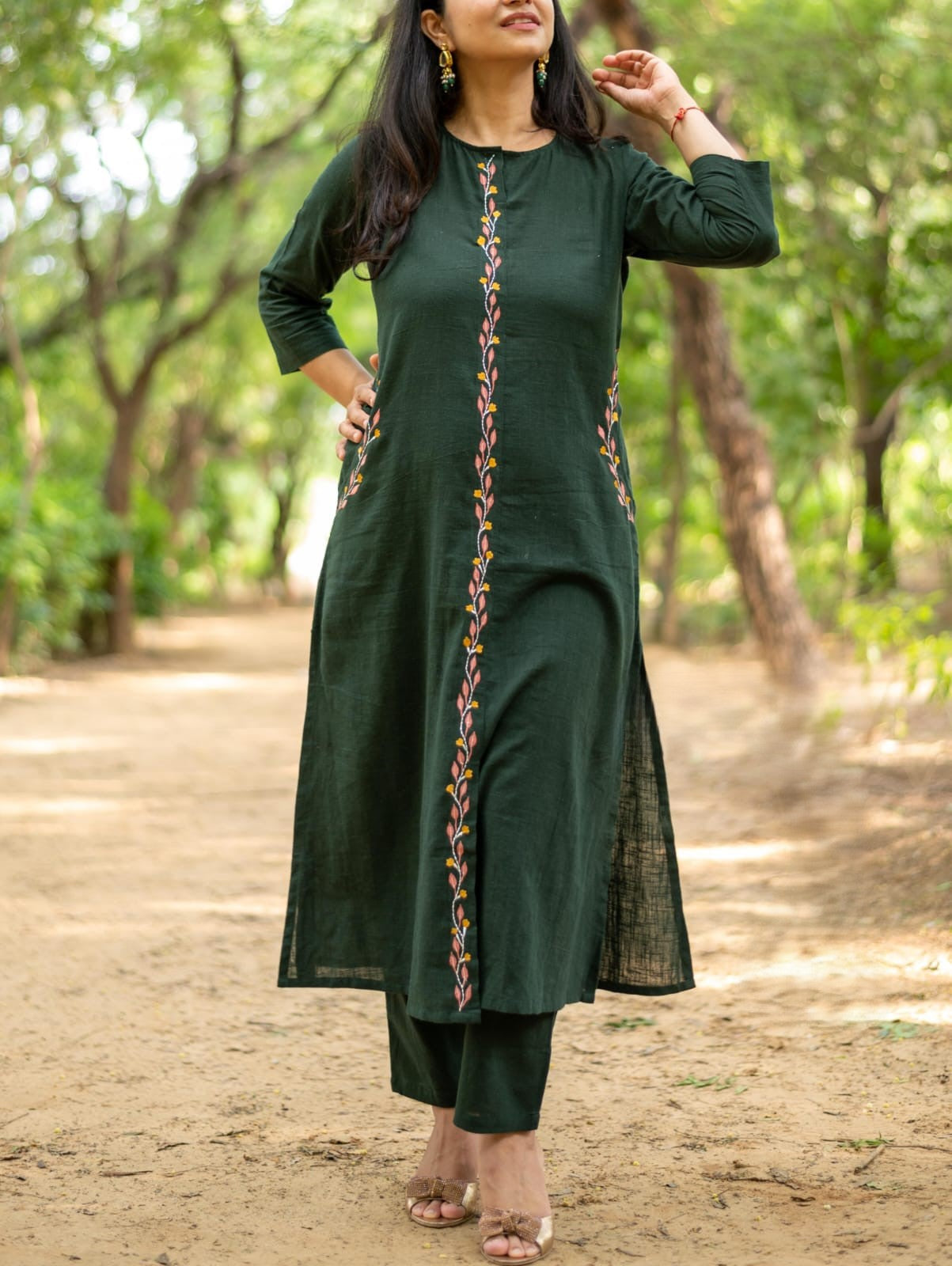 Green Floral Embroidered Slub Cotton Suit Set Secondary image