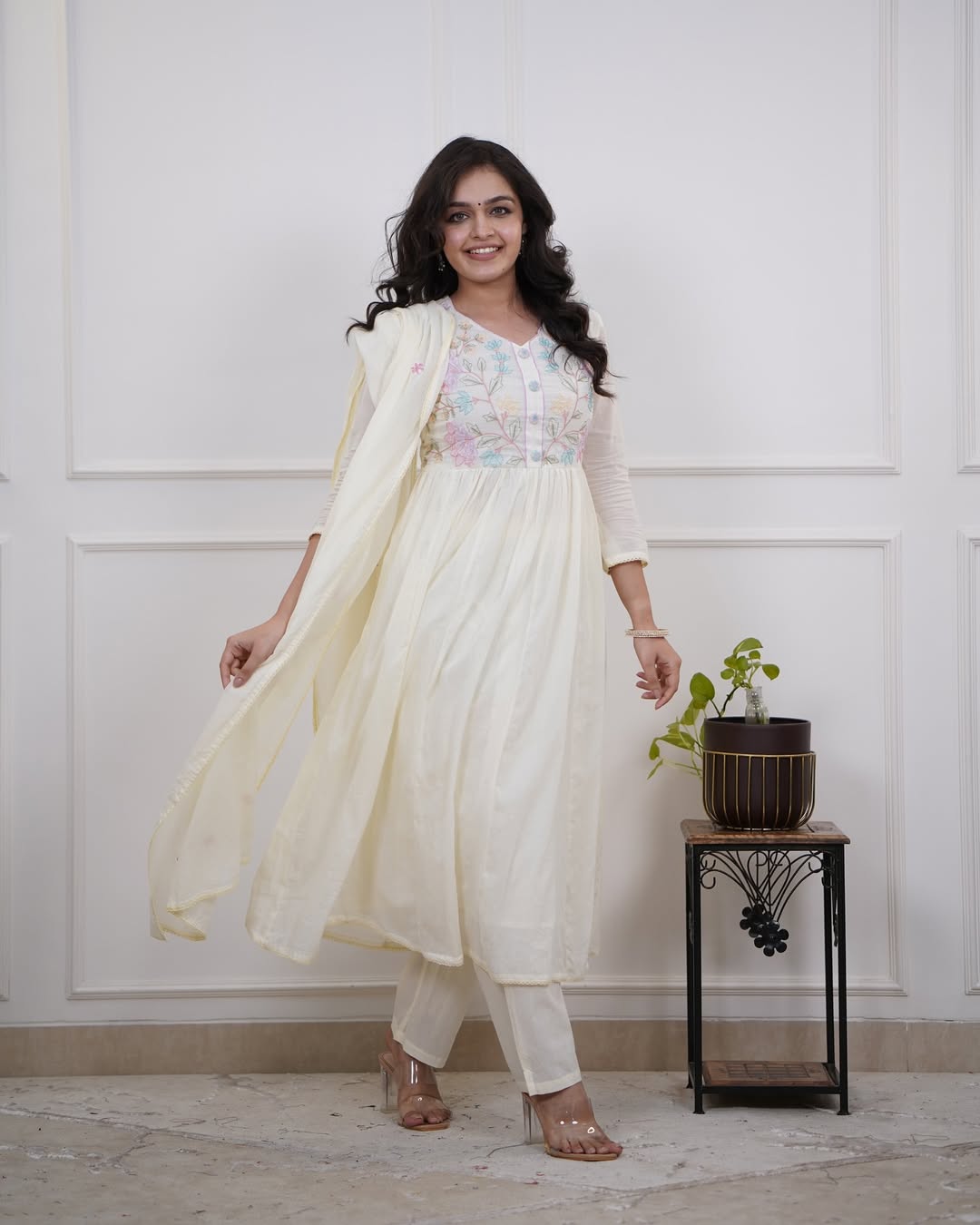 Taraash Ivory Floral Embroidered Anarkali Cotton Suit Set Secondary image