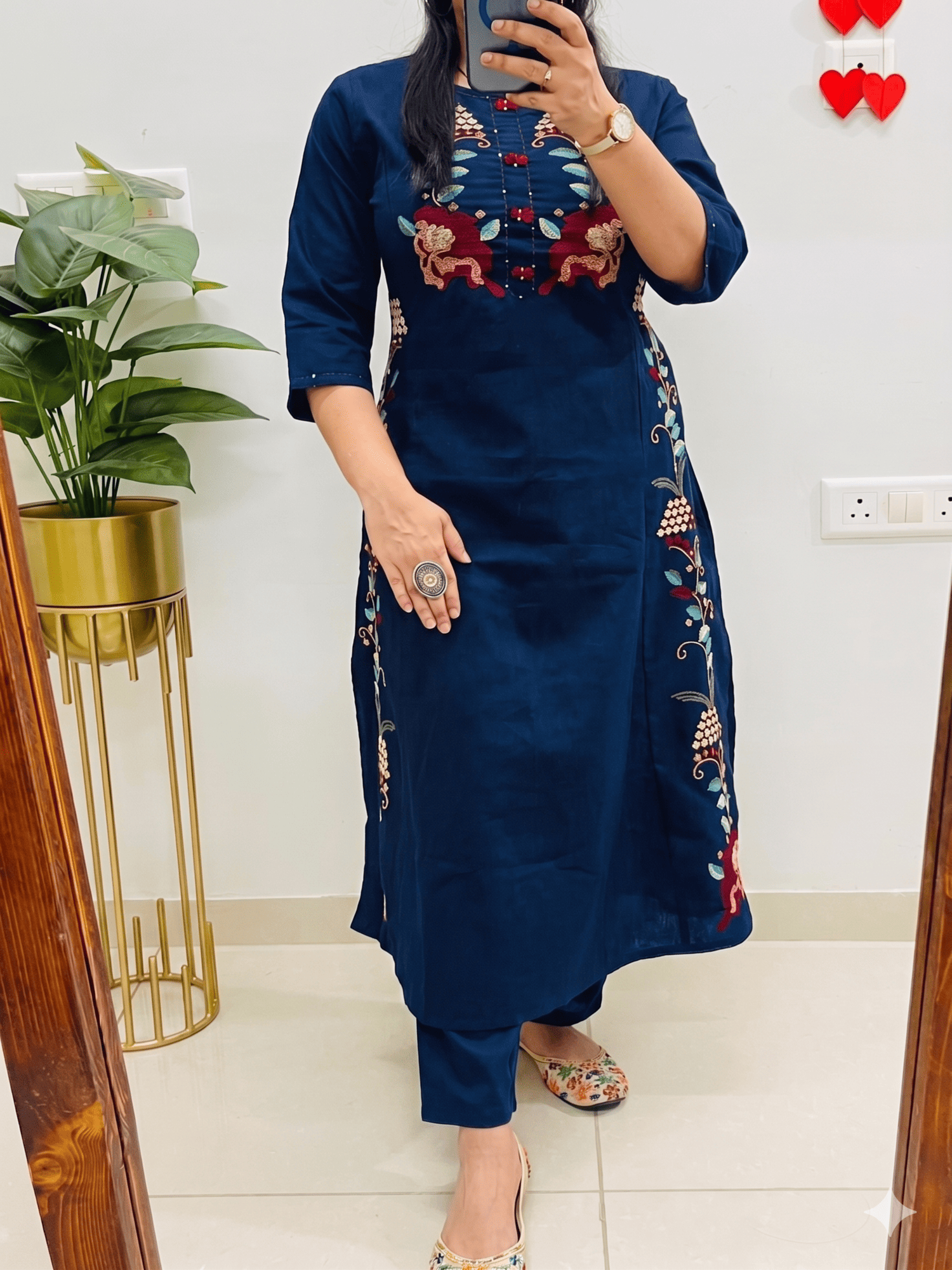 Taraash Navy Blue Floral Cross Stich Embroidered Flex Cotton Kurta Set Secondary image