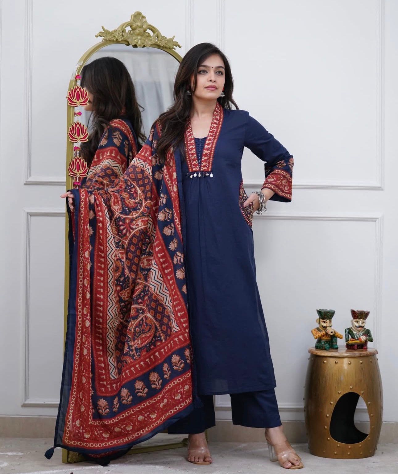 Taraash Navy Blue Thread Work Embroidered Cotton Suit Set Secondary image
