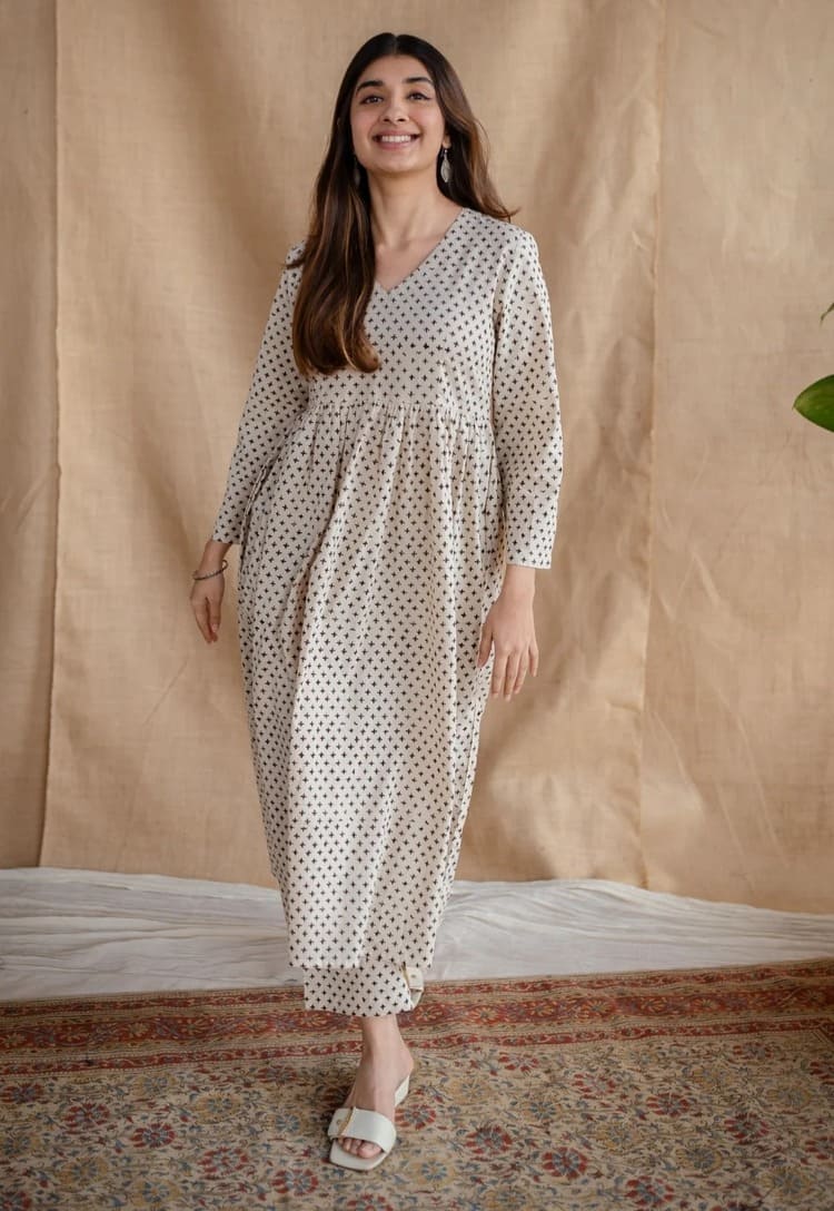 Taraash Off White Cross Printed Cotton Co-ord Set Secondary image