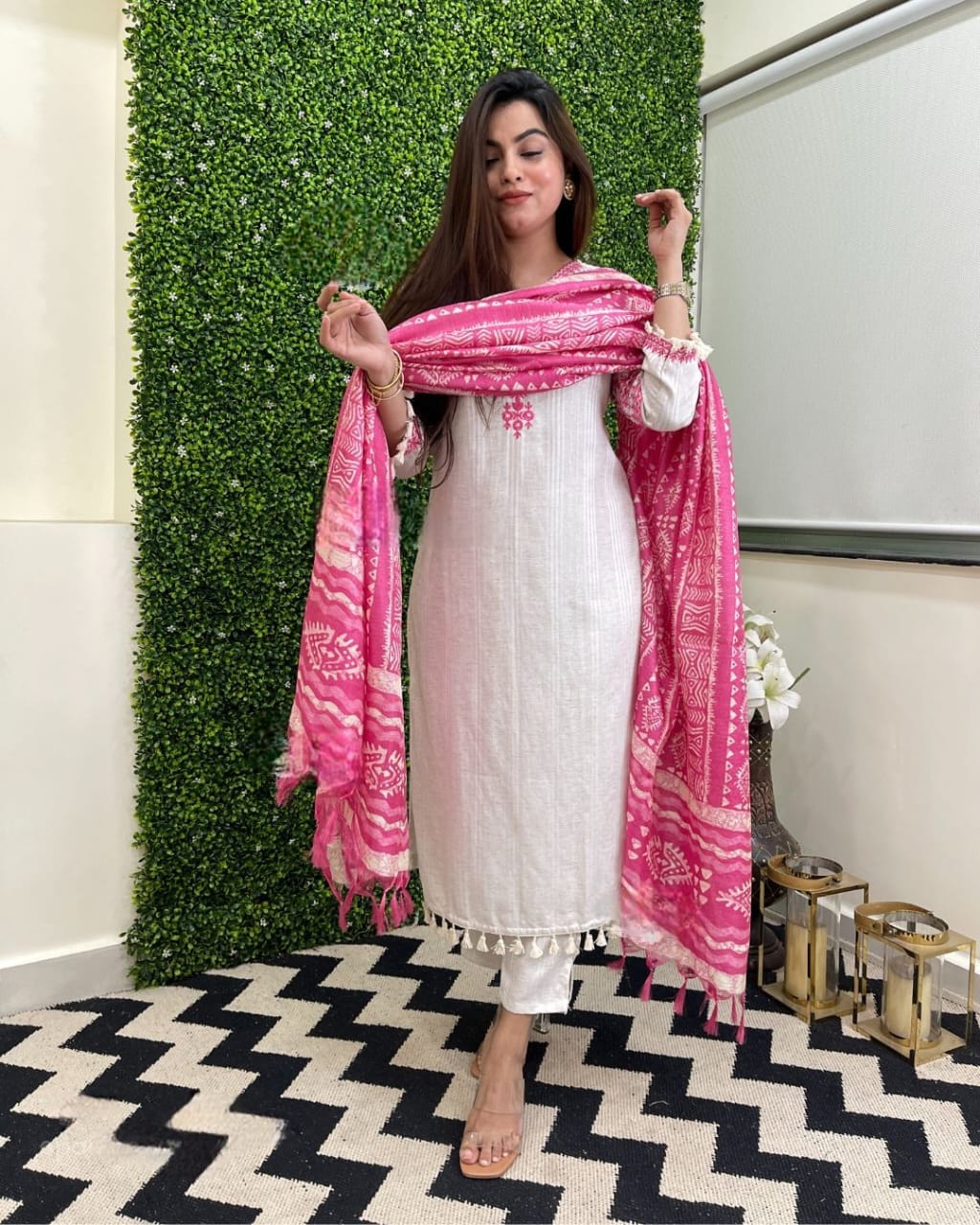 Taraash Off White Embroidered Katha Cotton Suit Set Secondary image