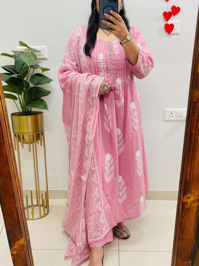 Taraash Pink Floral Embroidered Discharge Print Cotton Suit Set