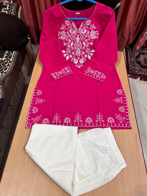 Taraash Pink & White Floral Embroidered Cotton Co-ord Set Secondary image