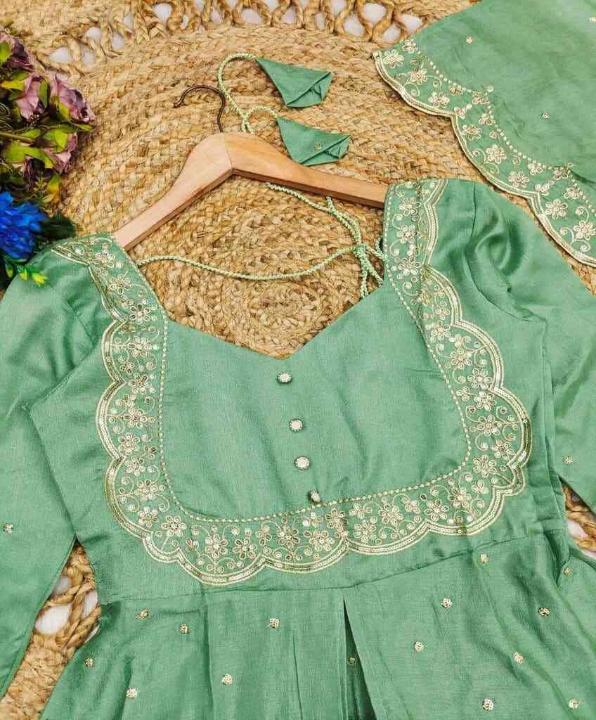 Taraash Pista Green Vichitra Silk Sequins Embroidered Dress with Skirt & Dupatta Secondary image