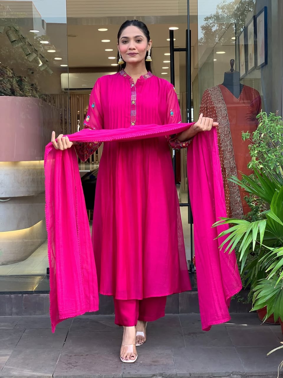 Taraash Rani Pink A-Line Embroidered Cotton Suit Set Secondary image