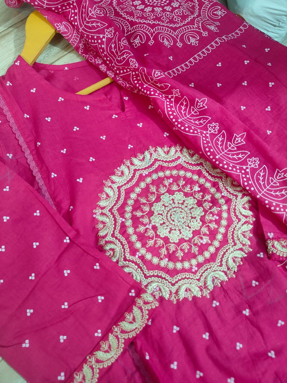 Taraash Rani Pink Bandhani Embroidered Cotton Suit Set Secondary image