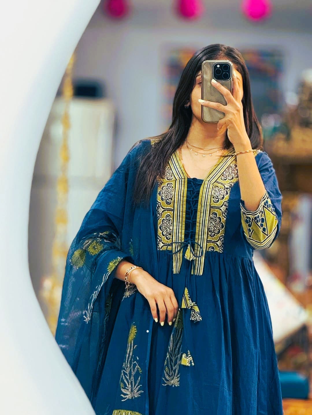 Taraash Royal Blue Boota Printed Cotton Suit Set Secondary image