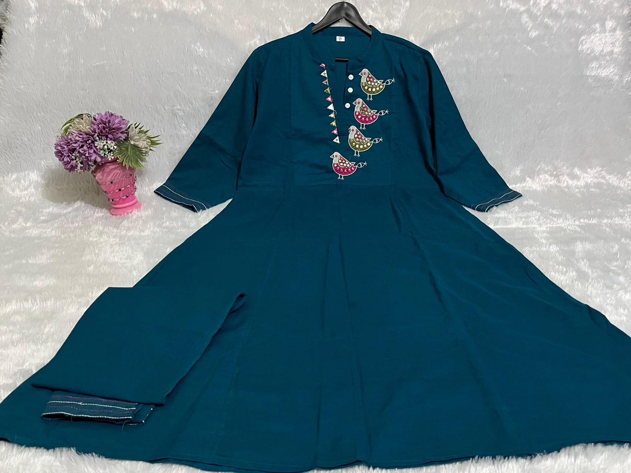 Taraash Teal Blue Bird Embroidered Cotton Kurta Set Secondary image