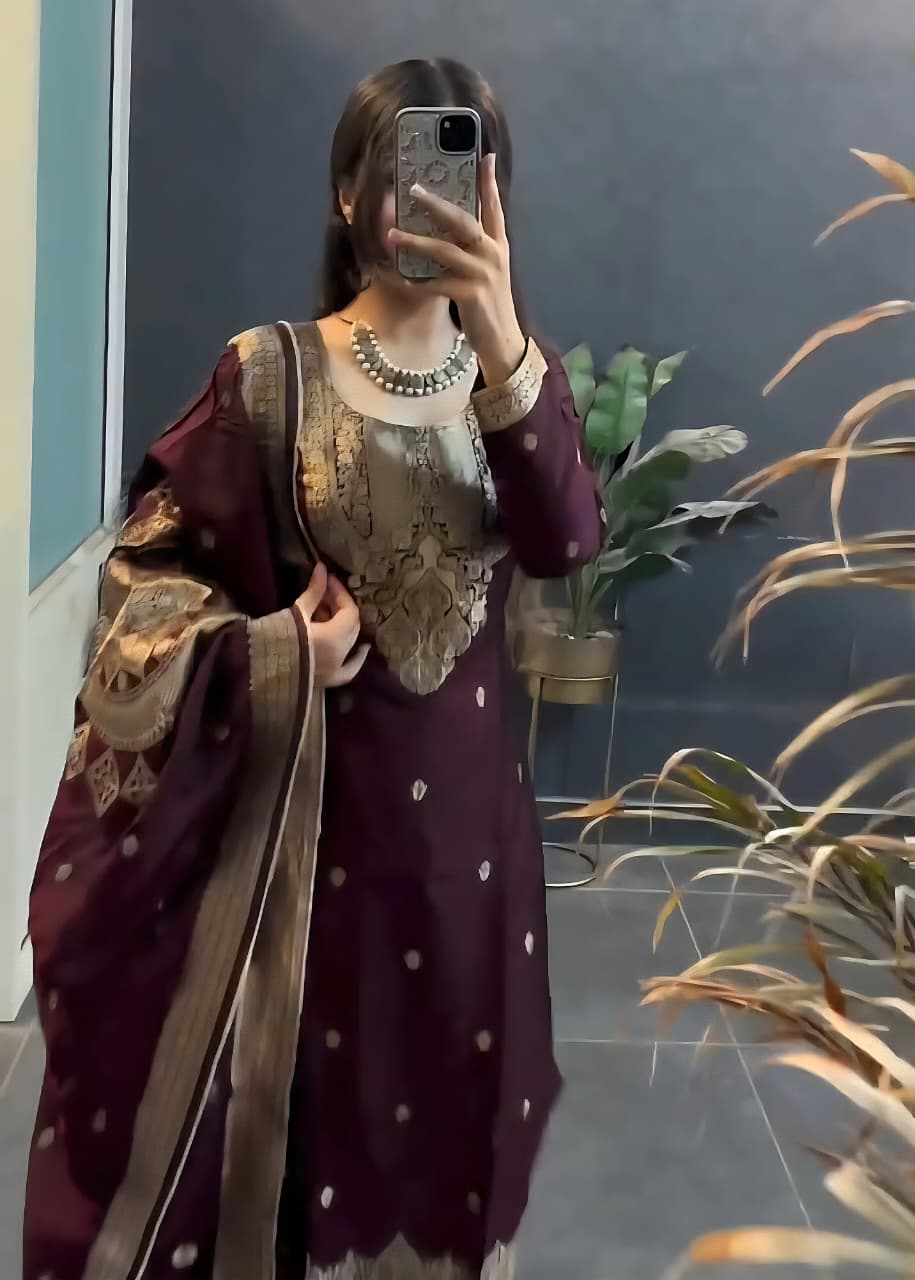 Taraash Wine Zari Banarasi Suit Set Secondary image