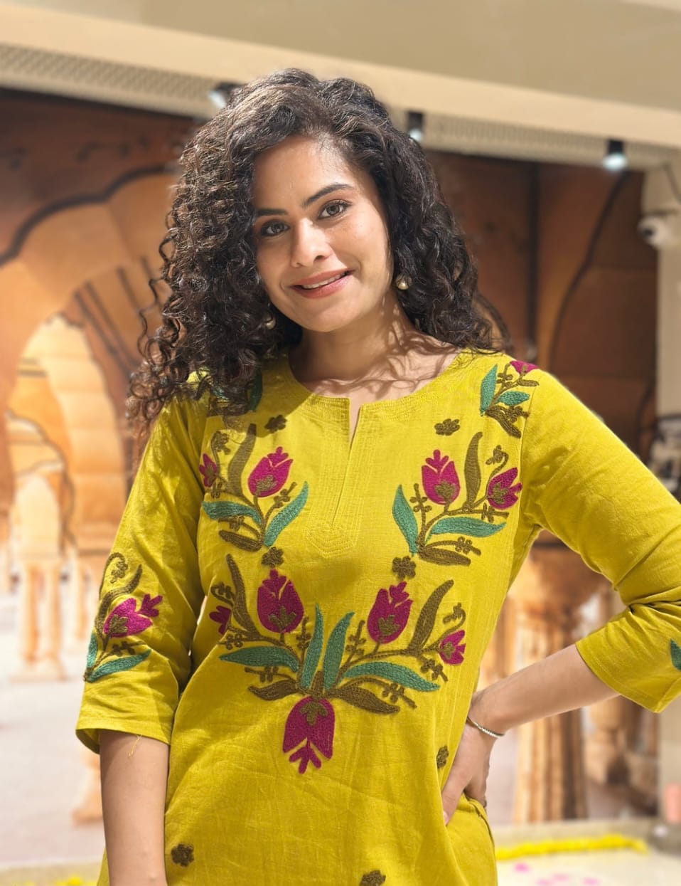 Taraash Yellow Floral Embroidered Kashmiri Aari Work Cotton Kurta Set Secondary image