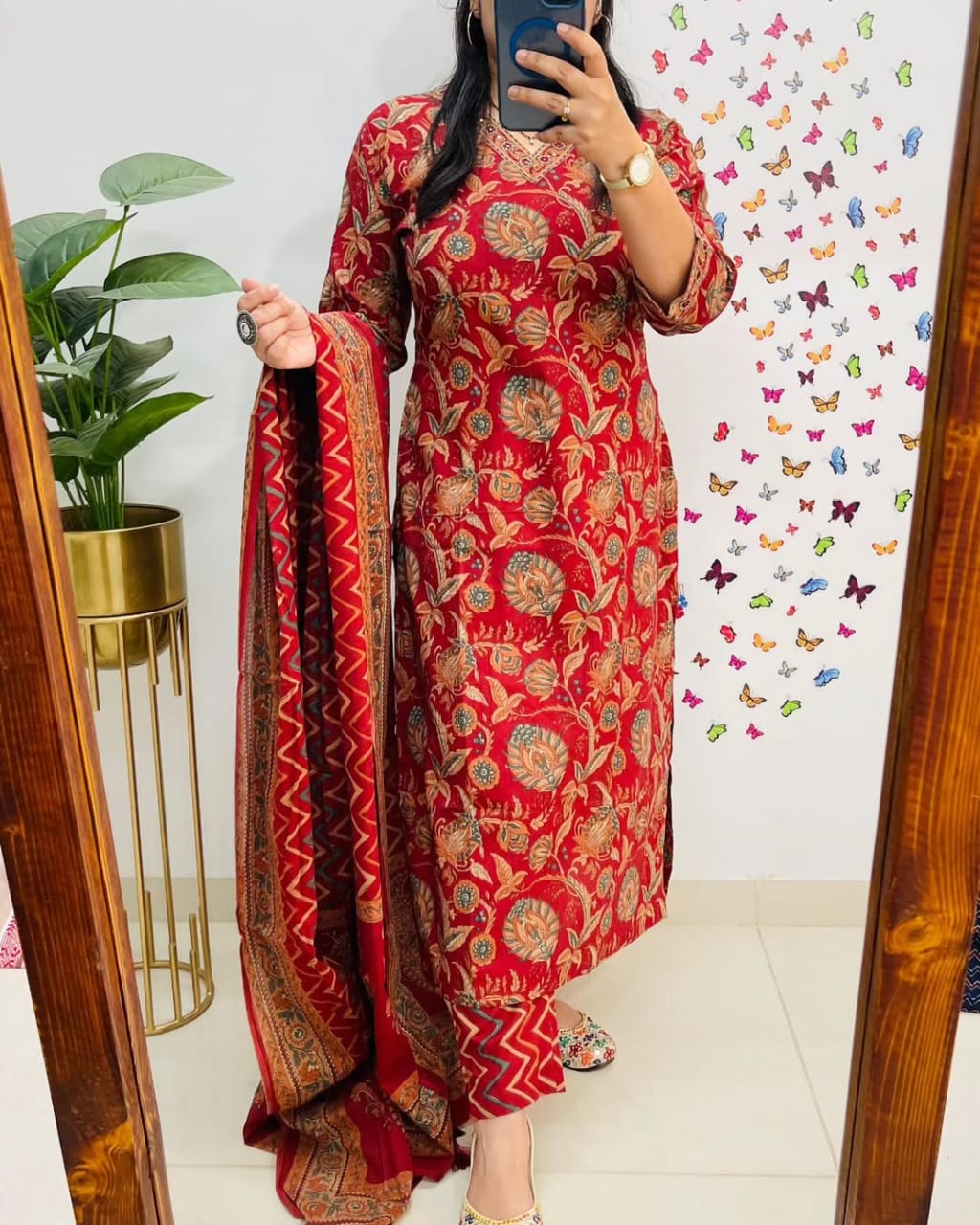 Red Handblock Floral Printed Cotton Suit Set Secondary image