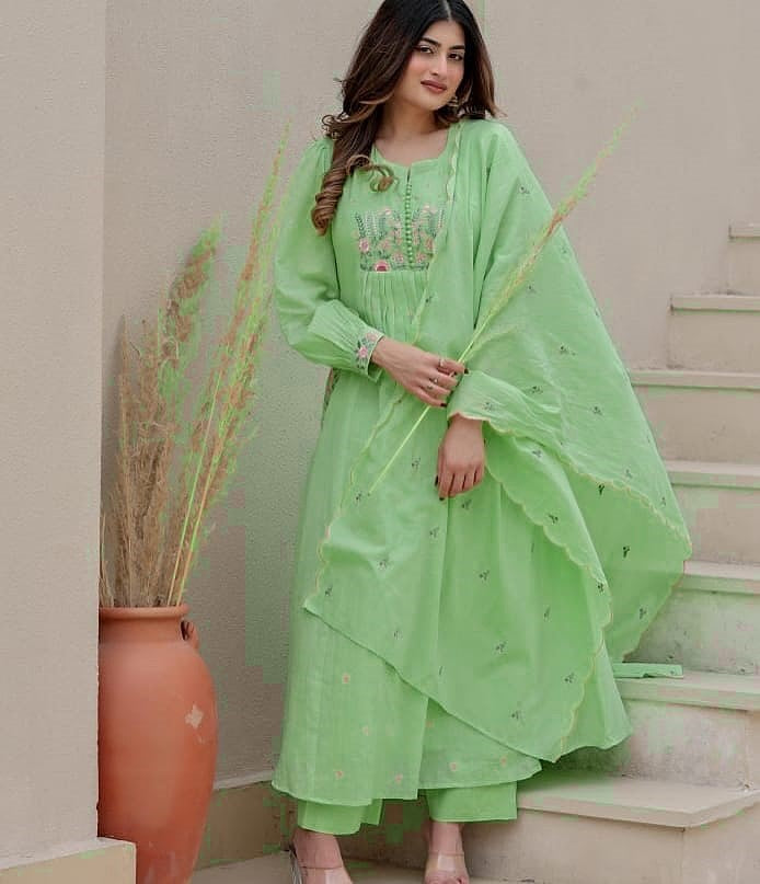 Taraash Green Floral Embroidered Cotton Suit Set