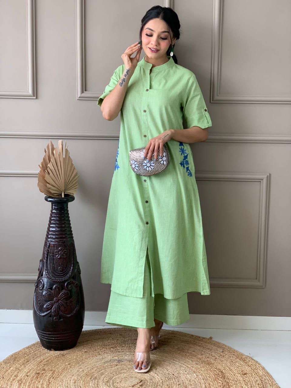 GREEN SOUTH COTTON EMBROIDERED KURTA SET Main image